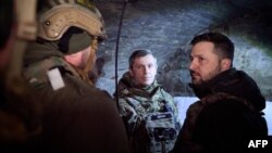 Președintele ucrainean ar fi informat deja Casa Albă că îl va demite pe șeful armatei, Valeri Zalujnîi.