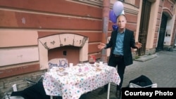 Акция "Чай с новичком". Фото движения "Петербургская Весна"