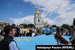 День крымскотатарского флага. Михайловская площадь, Киев, 26 июня 2025 года