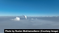 Смог над Усть-Каменогорском. 27 ноября 2024 года. Фото Руслана Мухамедиярова