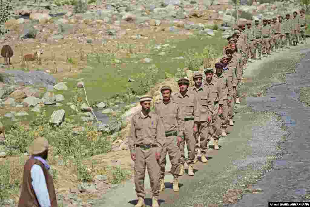 Od kada su talibani preuzeli kontrolu nad Afganistanom, nakon brze operacije u glavnom gradu Kabulu, hiljade Afganistanaca je krenulo za Panjšir, bilo da se pridruže otporu ili budu na sigurnom.