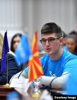 Лука Павиќевиќ, ученик во меѓународно училиште „Нова“ и кандидат за претседател на Сојуз на средношколци