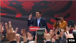 Љуљзим Баша, лидер на албанската Демократска партија