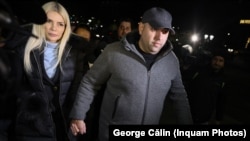 Laura Vicol și Vladimir Ciorbă părăsesc sediul Curții de Apel București, 4 februarie 2025. Inquam Photos / George Călin