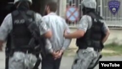 Македонија - Полициска операција Ќелија за апсење осомничени исламски борци на странските боишта, август 2015