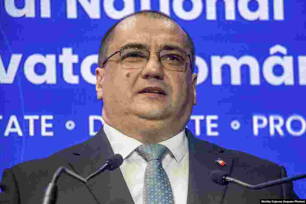 Candidatul independent la alegerile prezidenţiale Cristian Terheş a afirmat că îşi doreşte o Românie care să îşi conserve valorile naţionale şi să-şi promoveze interesul naţional. El i-a îndemnat pe alegători să se prezinte la vot.Cristian Terheş a declarat că aceste alegeri prezidenţiale vor da o nouă direcţie României.