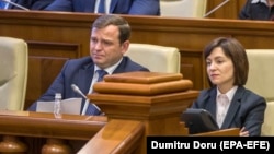 Maia Sandu și Andrei Nastase în Parlament, după demiterea guvernului pro-occidental al Blocului ACUM, 12 noiembrie 2019