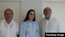 Редактор журнала «Алашара» Анатолий Лагулаа, сопредседатель социальной платформы «Будущее Абхазии» Милана Хашба и актер Абхазского драматического театра Кесоу Хагба