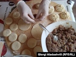 ხინკლის მზადების პროცესი