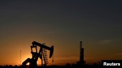 Analitičari predviđaju da bi cena nafte na svetskim tržištima s oko 110 dolara po barelu mogla da skoči na 380 dolara.