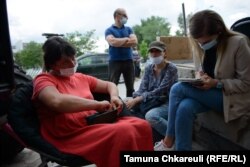 სახალხო დამცველის წარმომადგენელი შუქრუთელებს ესაუბრება