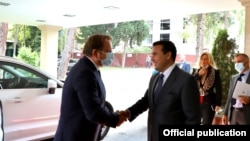 Скопје- македонскиот премиер Зоран Заев и еврокомесарот за проширување Оливер Вархеи на средба во Клубот на пратениците,29.09.2021