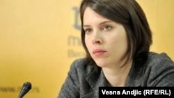 Mi smo u situaciji borbe sa vremenom izgubili godinu i po dana jer Vlada nije pustila listu kandidata Skupštini i u parlamentu je bio problem sa izborom: Milica Kostić