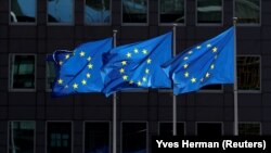 Flamuj të Bashkimit Evropian. Fotografi nga arkivi. 
