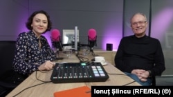 Toni Grecu, în studioul Europei Libere, la un interviu din 2025.