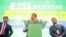 Президент Владимир Зеленский (в центре) в штабе партии «Слуга народа». Киев, 21 июля 2019 года