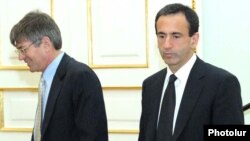 ჯეიმს სტაინბერგი და ფილიპ გორდონი