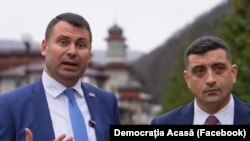Vasile Costiuc (stânga) și George Simion, candidatul la președinția României și liderul partidului de extremă dreaptă AUR.