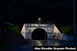 Folosită pentru exploatare, turistic și ca bază de tratament, salina Praid este închisă. La ultimele inundații, pârâul Corund a străpuns albia și s-a infiltrat în salină și în exploatarea de sare din subteran, existând pericol de prăbușire, 28 mai 2025