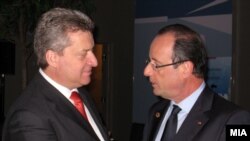 Претседателот Ѓорге Иванов и францускиот претседател Франсоа Оланд на Самитот на НАТО во Чикаго.