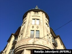 Gradska najamna palata je spoj umetnosti i zanatstva, projektovana je u duhu bečke secesije.