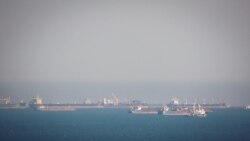 Суда в ожидании разрешения на проход по Керченскому проливу