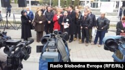 Протестен марш на лекарите специјалисти од Клинички центри од Македонија пред Владата на 8 декември 2012 година.