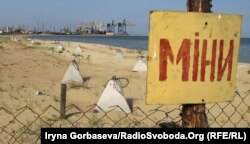 Часть песчаного пляжа остается под контролем военных