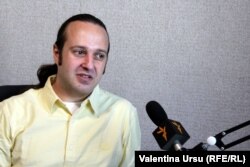 Jurnalistul Mădălin Necșuțu, Chișinău