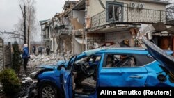 Armëpushim i pjesshëm, luftë e pandërprerë: Realitet i vrazhdë në Ukrainë dhe në Rusi