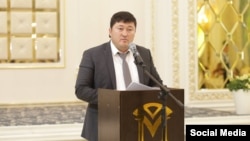 Муратбек Арыстанбеков.
