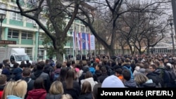 Blokada na Fakulteta tehničkih nauka u Novom Sadu počela je petnaestominutnom tišinom, 9. decembar 2024.