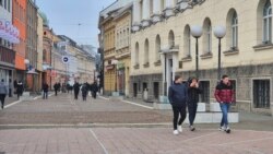 'Političari su kukavice i briga ih za narod' - RSE na ulicama Sarajeva, Banjaluke i Doboja 