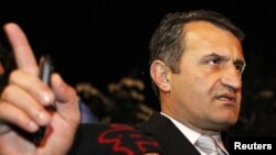 Для Анатолия Бибилова стало неприятным открытием, что вопрос об объединении с РПЦ фактически снят с повестки дня