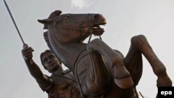 Përmendorja e Aleksandrit të Madh në Shkup. Foto nga arkivi