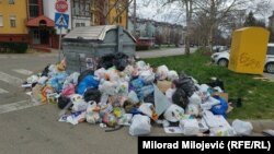 Banjaluka zatrpana smećem zbog štrajka radnika gradske deponije