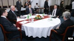 Архива: Лидерска средба на 8 април 2010