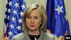 Hillary Clinton u Prištini 13. oktobra 2010