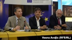 Vensan Dežer, šef Delegacije EU u Srbiji na predstavljanju ankete