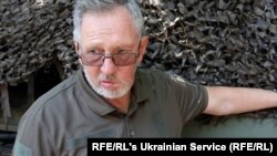 Ukrajinski dobrovoljac "Petsa" ima 67 godina i postao je vješt u vožnji do i od linije fronta kako bi prikupljao neispravne rakete.