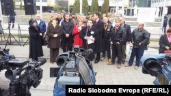 Протестен марш на лекарите специјалисти од Клинички центри од Македонија пред Владата на Република Македонија на 8 декември 2012.