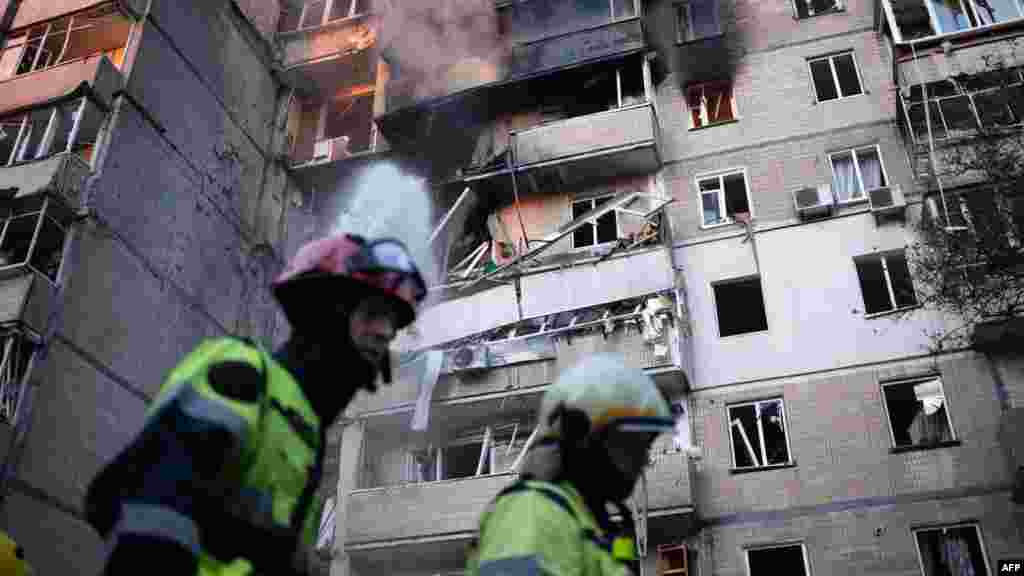 Lakóházakat is találat ért, a hatóságok eddig négy áldozatról tudnak. Egy csecsemő is meghalt