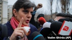 Властите в Румъния се опитаха да саботират изслушването на Кьовеши в комисия на ЕП, но тя все пак излетя за Брюксел.