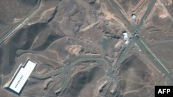 Грузовики возле завода по обогащению урана в Фордо, Иран, 20 июня 2025 года (вид со спутника Maxar Technologies)