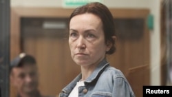 RFE/RL journalist Alsu Kurmasheva attends a court hearing in Kazan on May 31.