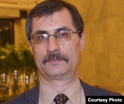 Евгений Жовтис