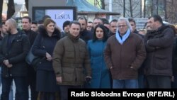 Скопје-Лидерот на ВМРО ДПМНЕ Никола Груевски предводи група која оди на протест пред Основниот суд Скопје 1