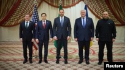 Государственный секретарь США Марко Рубио, советник по национальной безопасности США Майк Вальц, министр иностранных дел Украины Андрей Сибига, глава Офиса президента Украины Андрей Ермак и министр обороны Украины Рустем Умеров после встречи в Джидде, Саудовская Аравия