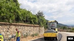 Реконструкција на патот од Тетово до Попова Шапка