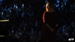 سندرغاړې ادېل